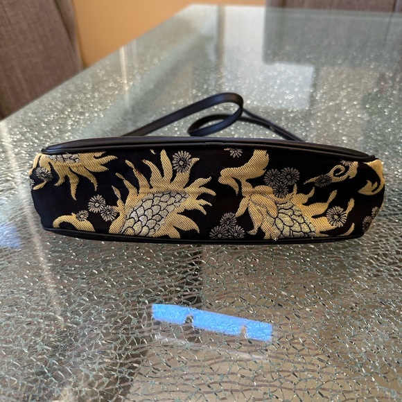 VINTAGE DOLCE & GABBANA, BLACK & GOLD TAPESTRY HANDBAG 10 X 4.5 X 3” EUC - Picture 7 of 13